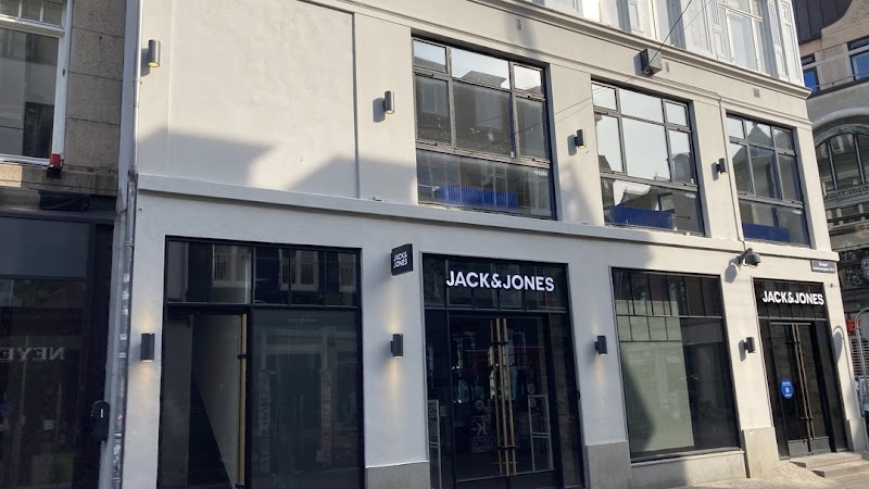 JACK & JONES